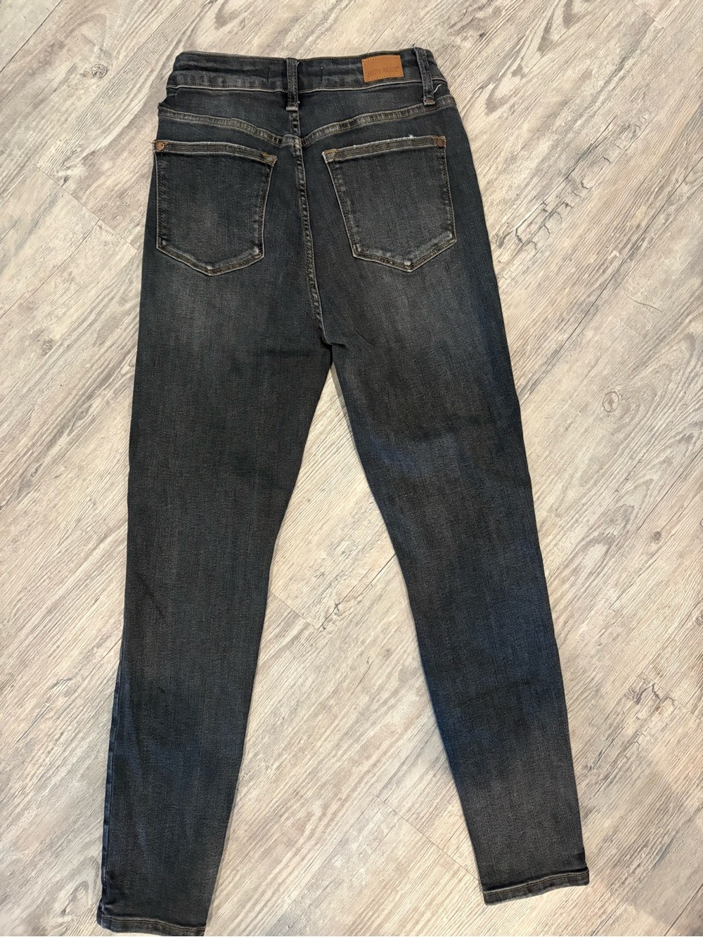 Judy Blue Women's Washed Black Skinny Jeans - Picture 4 of 7